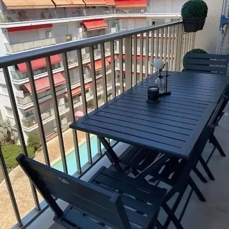 Appartement De La Plage, Au Bord De La Menton