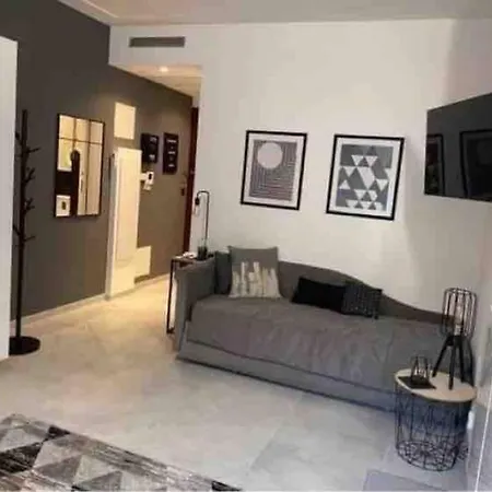 De La Plage, Au Bord De La Apartment