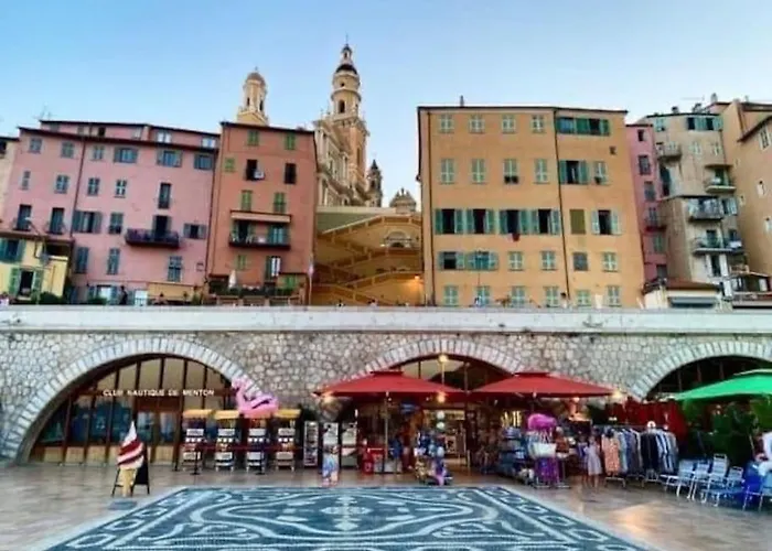 De La Plage, Au Bord De La Apartmán Menton