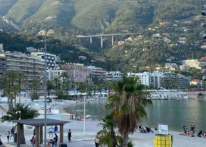Apartment De La Plage, Au Bord De La